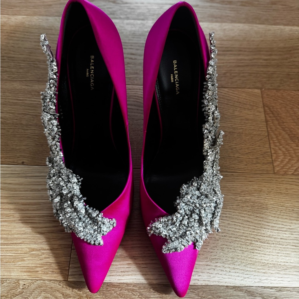 Balenciaga Hot pink embellished pumps. Size 41